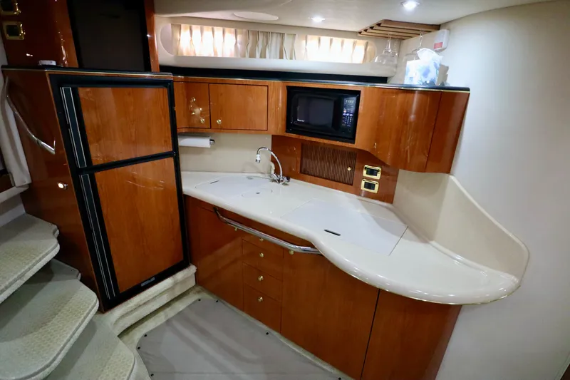 Slide: The Image of Sea Ray 380 Sundancer 2001 - 16