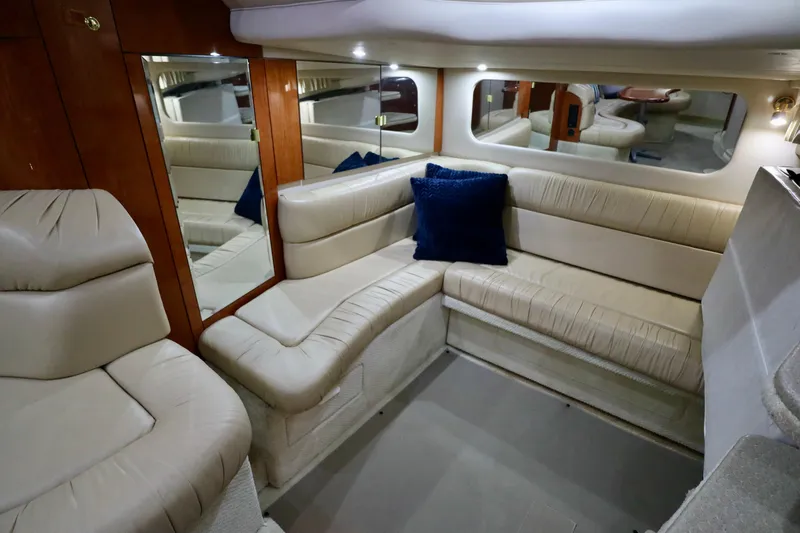 Slide: The Image of Sea Ray 380 Sundancer 2001 - 18