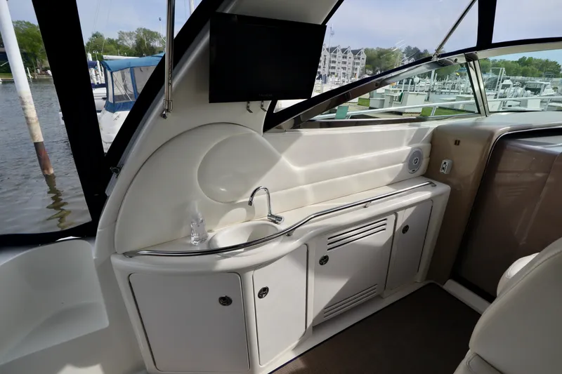 Slide: The Image of Sea Ray 380 Sundancer 2001 - 23