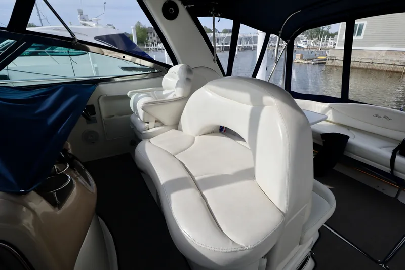 Slide: The Image of Sea Ray 380 Sundancer 2001 - 24