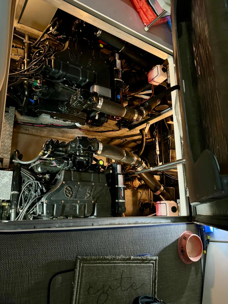 Slide: The Image of Sea Ray 380 Sundancer 2001 - 33