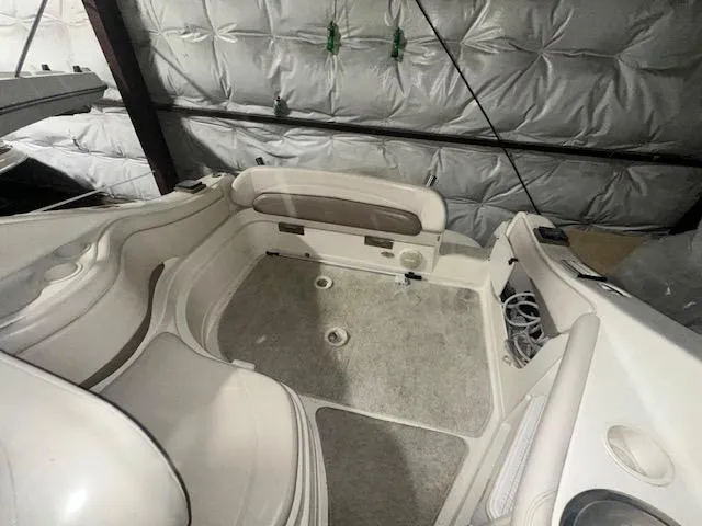 Slide: The Image of Regal Commodore 242 1998 - 14