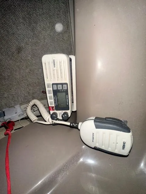 Slide: The Image of Regal Commodore 242 1998 - 19