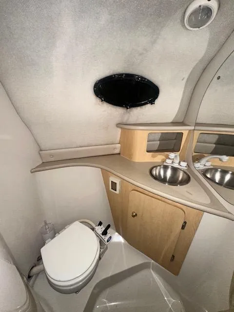 Slide: The Image of Regal Commodore 242 1998 - 26