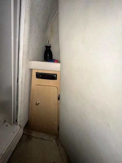 Slide: The Image of Regal Commodore 242 1998 - 27