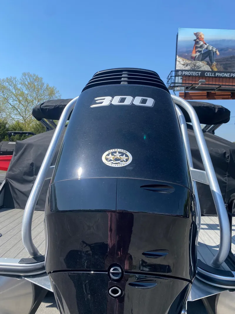 Slide: The Image of 2025 Bentley Pontoons Elite 253 Admiral with powerful 300 HP engine, outdoor display. - 40