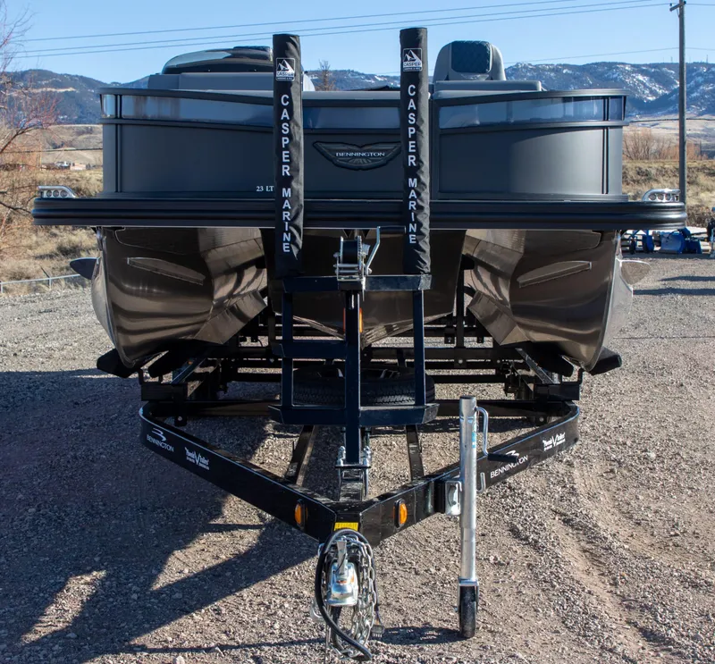 Slide: The Image of Bennington 23 L Bowrider 2025 - 9