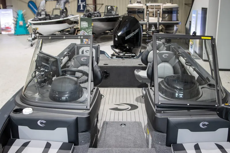 Slide: The Image of Crestliner 1850 Super Hawk 2025 - 4