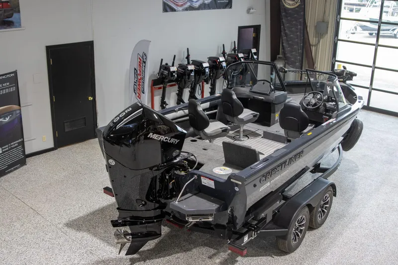 Slide: The Image of Crestliner 1850 Super Hawk 2025 - 7