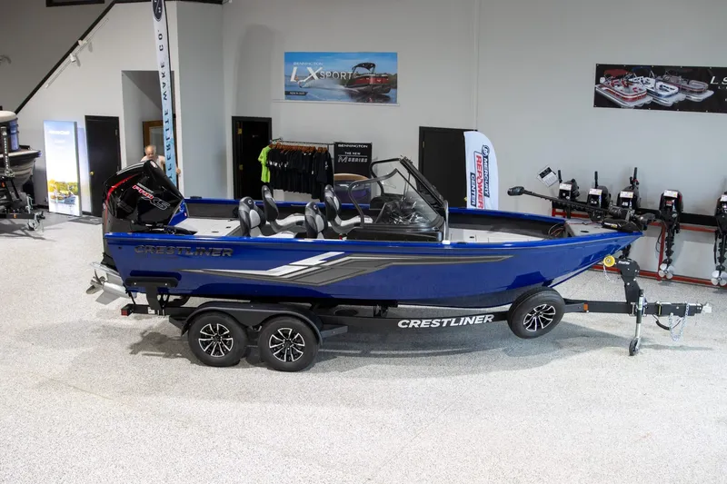 Slide: The Image of Crestliner 1950 Fish Hawk 2025 - 7