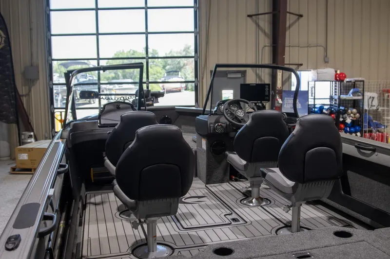 Slide: The Image of Crestliner 1950 Super Hawk 2025 - 3