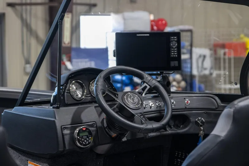 Slide: The Image of Crestliner 1950 Super Hawk 2025 - 4