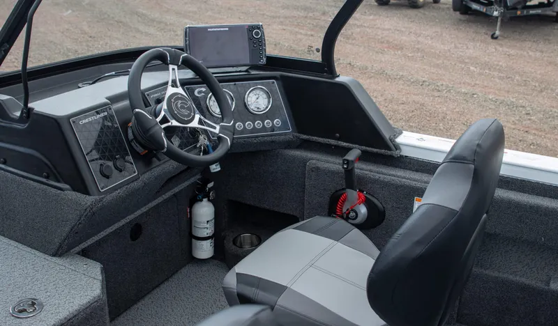 Slide: The Image of Crestliner 1750 Fish Hawk WT 2025 - 6