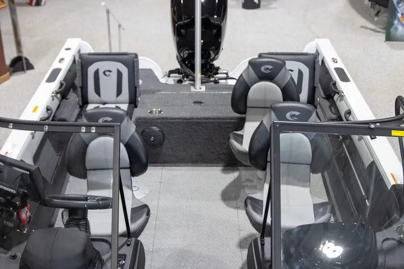 Slide: The Image of Crestliner 1750 Super Hawk 2025 - 5