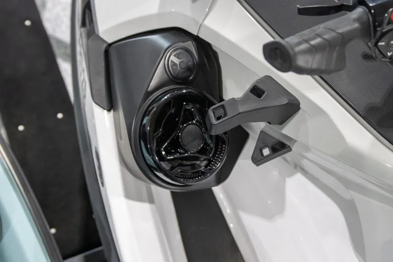 Slide: The Image of Sea-Doo Pro Fish Sport 170 2023 - 8