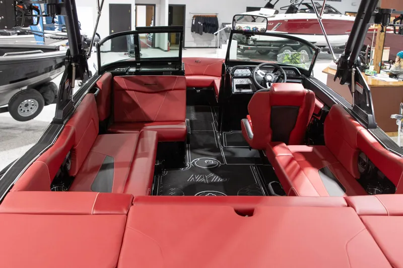 Slide: The Image of MasterCraft NXT23 Icon 2024 - 4