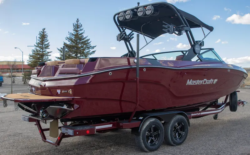 Slide: The Image of MasterCraft XT24 2024 - 2
