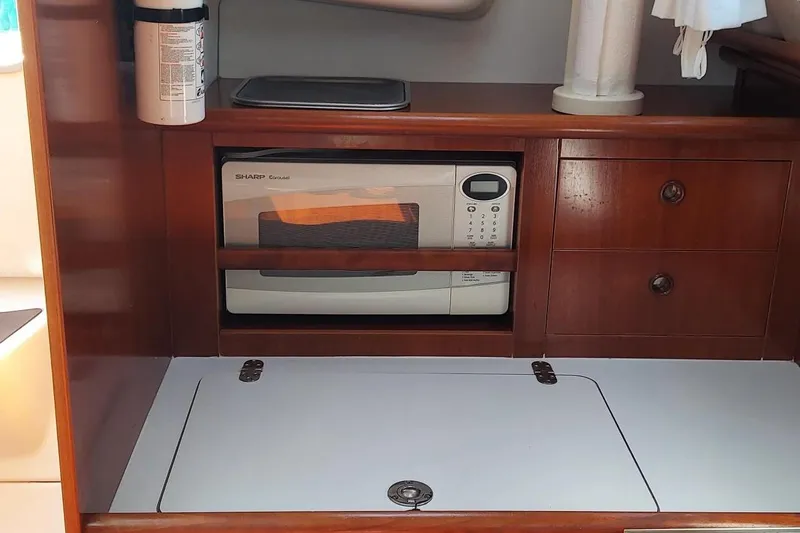 Slide: The Image of Beneteau 331 2002 - 61