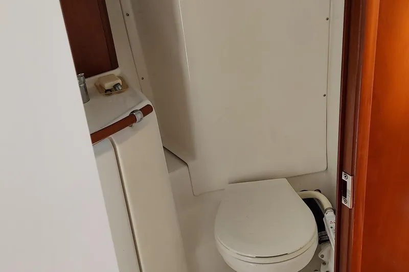 Slide: The Image of Beneteau 331 2002 - 63