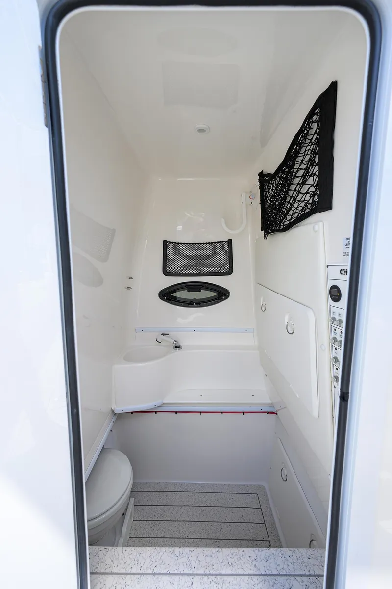 Slide: The Image of Contender 35 ST 2022 - 51