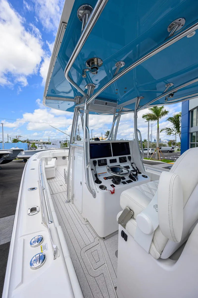 Slide: The Image of Contender 35 ST 2022 - 58