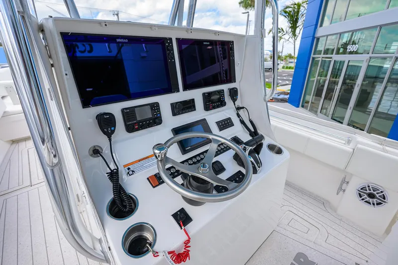 Slide: The Image of Contender 35 ST 2022 - 60