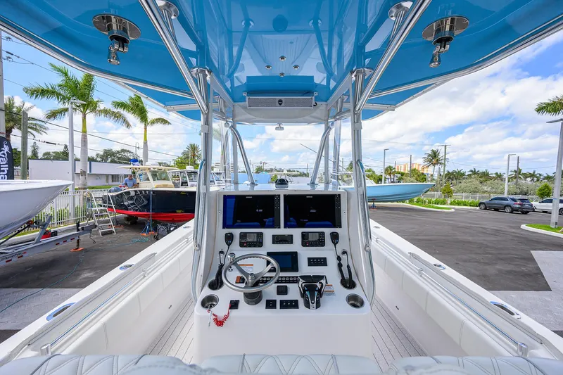 Slide: The Image of Contender 35 ST 2022 - 61