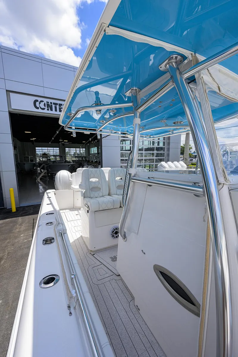 Slide: The Image of Contender 35 ST 2022 - 67