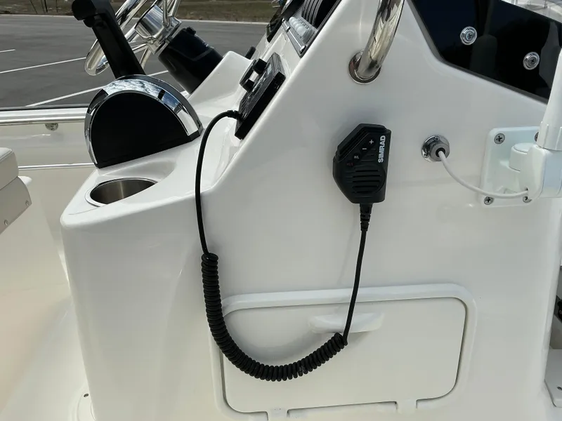 Slide: The Image of Boston Whaler 170 Montauk 2025 - 13