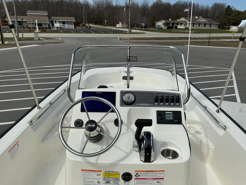 Slide: The Image of Boston Whaler 170 Montauk 2025 - 9