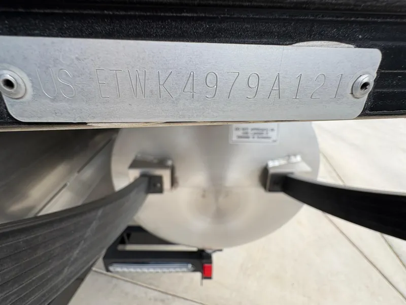 Slide: The Image of 2021 Bennington 25 LFBC boat identification plate with serial number. - 8
