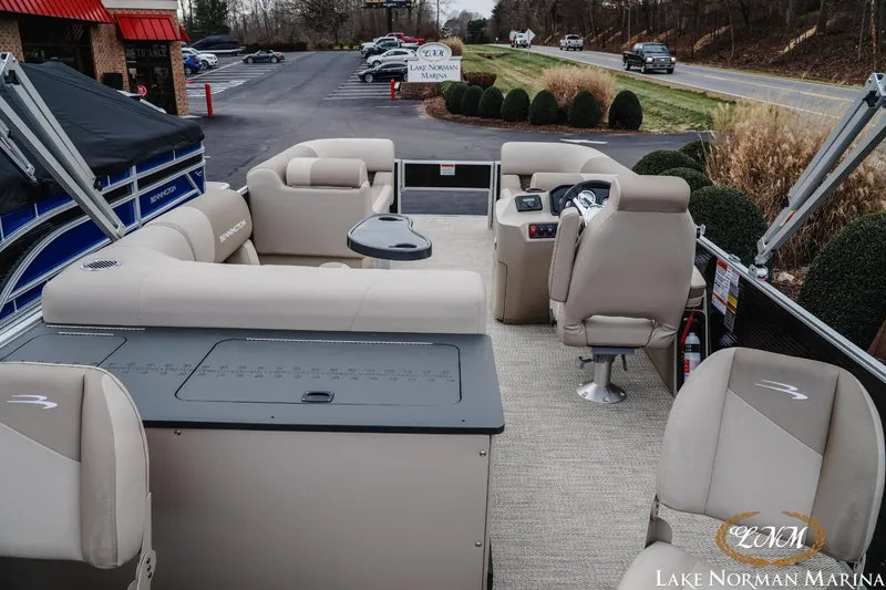 Slide: The Image of 2024 Bennington 22ss-sps pontoon boat interior at Lake Norman Marina. - 4