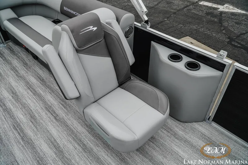 Slide: The Image of Luxurious seating on 2025 Bennington 22SSR pontoon boat at Lake Norman Marina. - 17