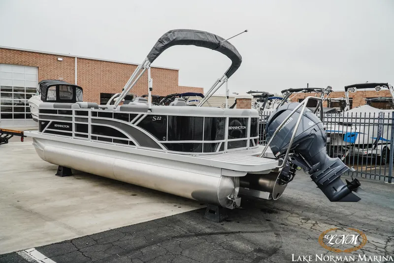 Slide: The Image of 2025 Bennington 22SSR pontoon boat displayed at Lake Norman Marina. - 3