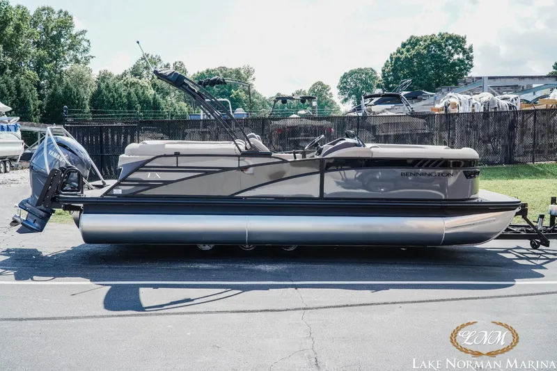 Slide: The Image of Bennington 23LXSFB 2025 - 1