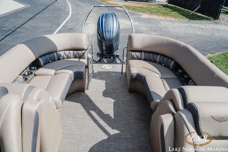 Slide: The Image of Bennington 23LXSFB 2025 - 14