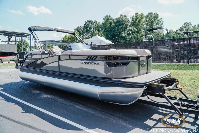 Slide: The Image of Bennington 23LXSFB 2025 - 2