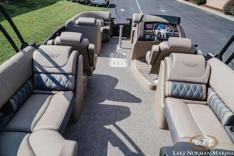 Slide: The Image of Bennington 23LXSFB 2025 - 5