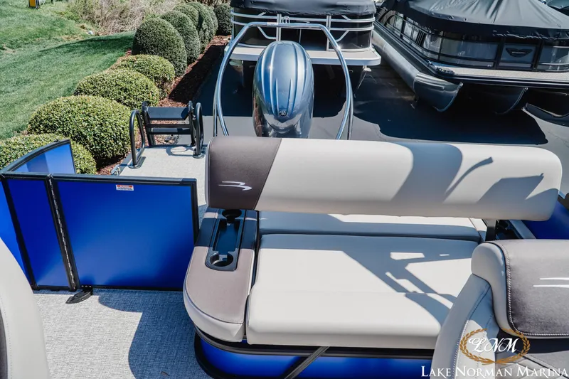 Slide: The Image of 2025 Bennington 23ssb pontoon boat with seating and motor, at Lake Norman Marina. - 14