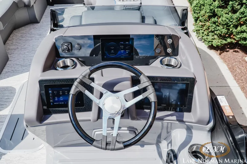 Slide: The Image of Bennington 24LXSSB 2025 - 10