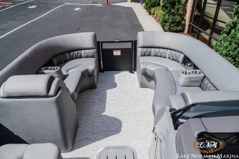 Slide: The Image of Bennington 24LXSSB 2025 - 11