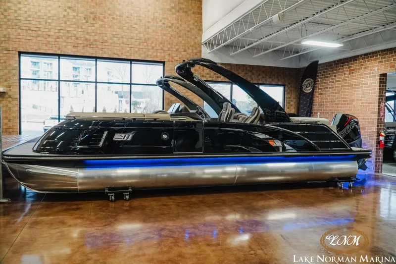 The Image of Bennington 25QXFBA 2025 - 1