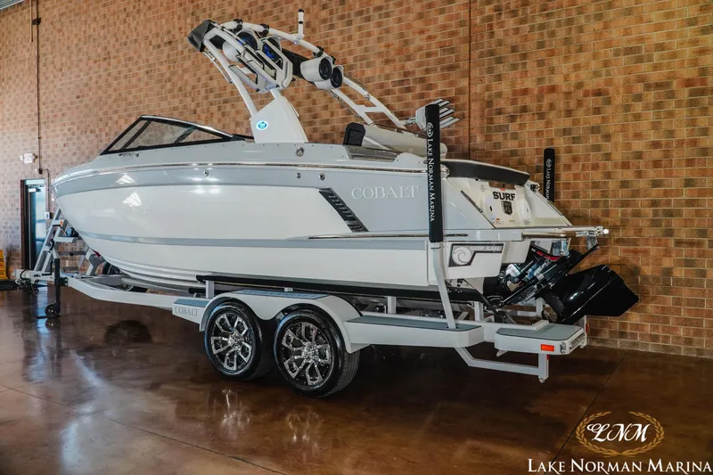 Slide: The Image of Cobalt R4 Surf 2025 - 3