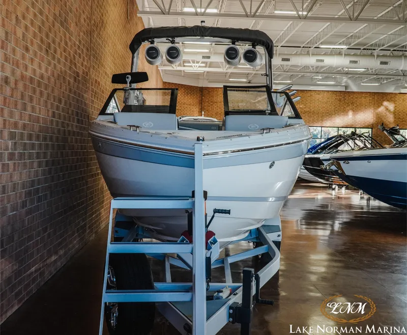 Slide: The Image of Cobalt R4 Surf 2025 - 6