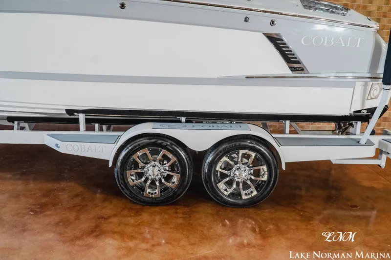 Slide: The Image of Cobalt R4 Surf 2025 - 8