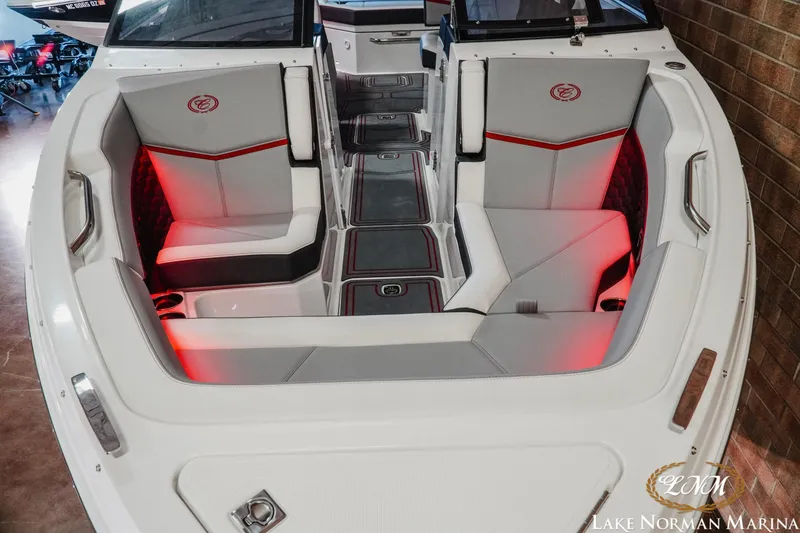 Slide: The Image of Cobalt R6 Surf 2024 - 16