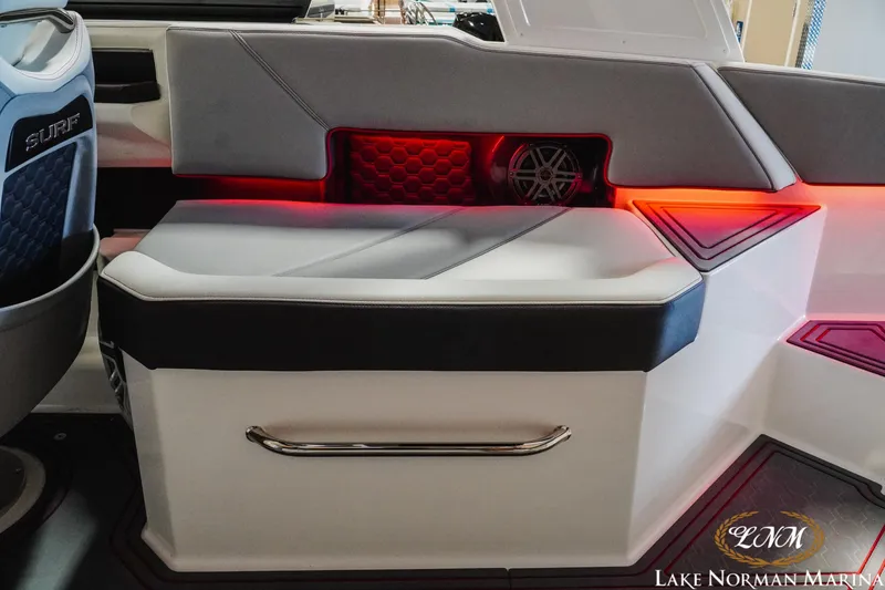 Slide: The Image of Cobalt R6 Surf 2024 - 22