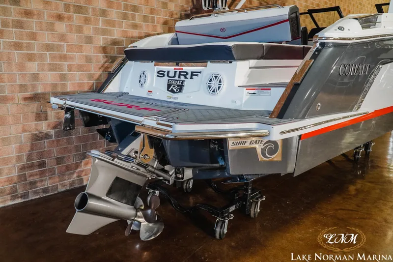 Slide: The Image of Cobalt R6 Surf 2024 - 6