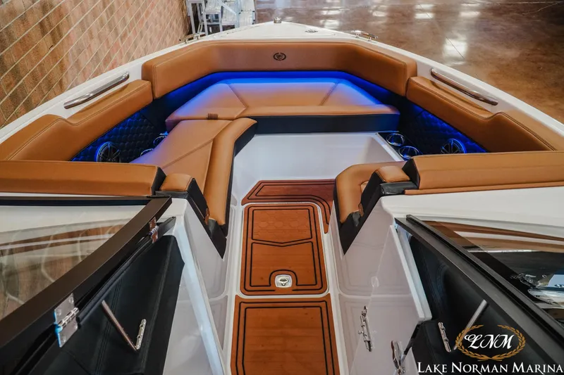 Slide: The Image of Cobalt R6 Surf 2025 - 13