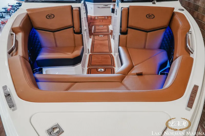 Slide: The Image of Cobalt R6 Surf 2025 - 14